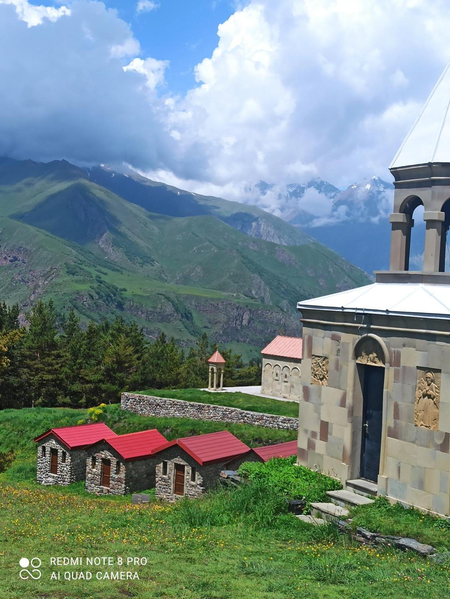 Crystal Kazbegi Hotel Kültér fotó